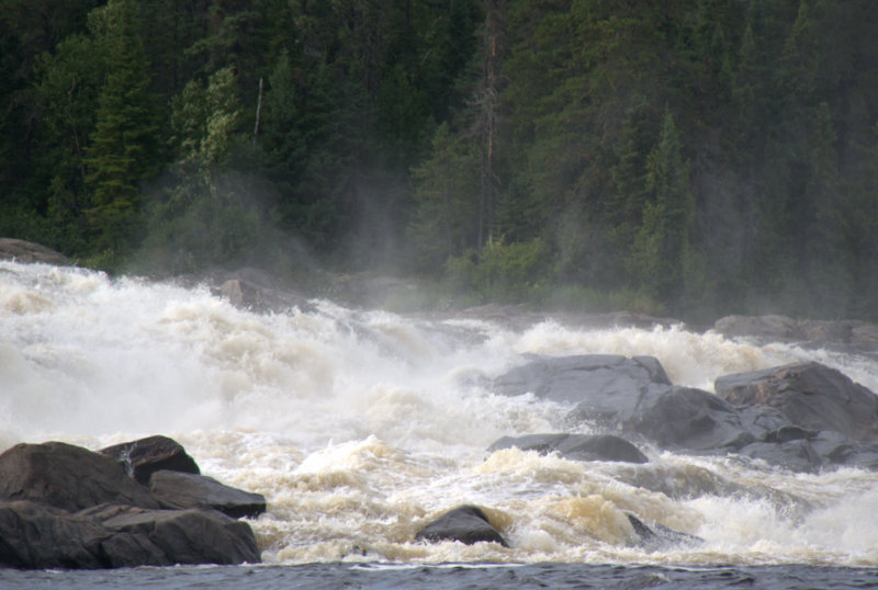 Les chutes de la rivière Ashuapmushuan