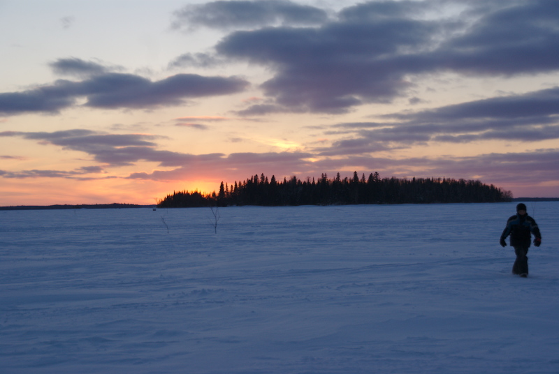 Coucher de soleil depuis une cabane à pêche.