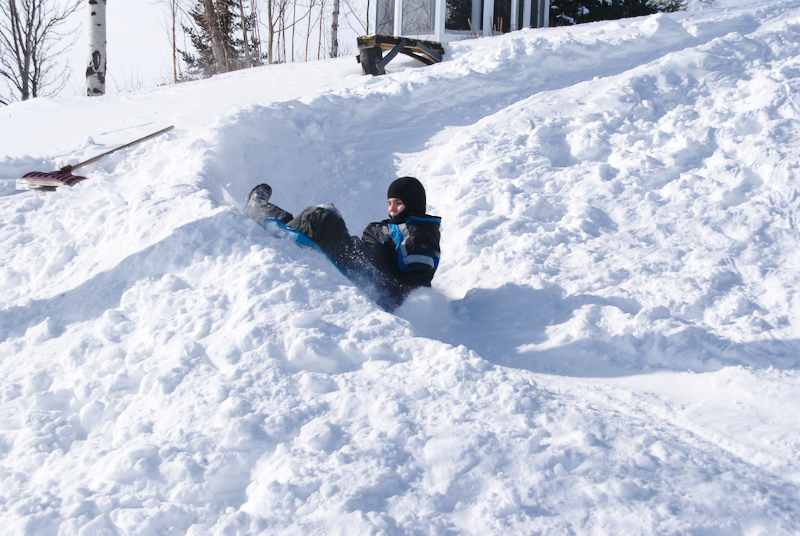 Glissade sur une piste de ­­­­­­fabrication maison.
