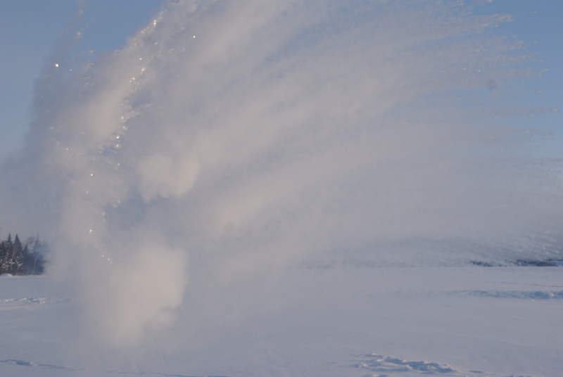 et lancer le contenu à une température extérieure de -30°, vous obtiendrez de la glace!!