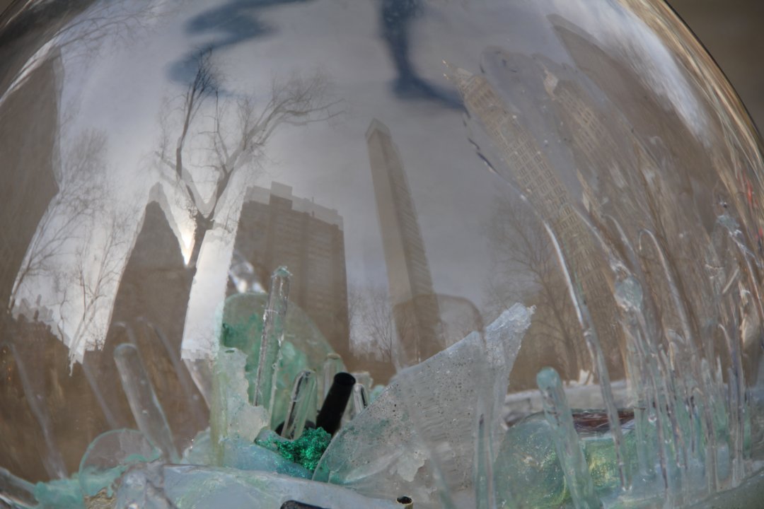 Exposition artistique dans un parc...