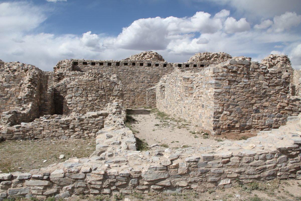 Un site pueblo :Gran Quivira datant de 600 ans après J.C.