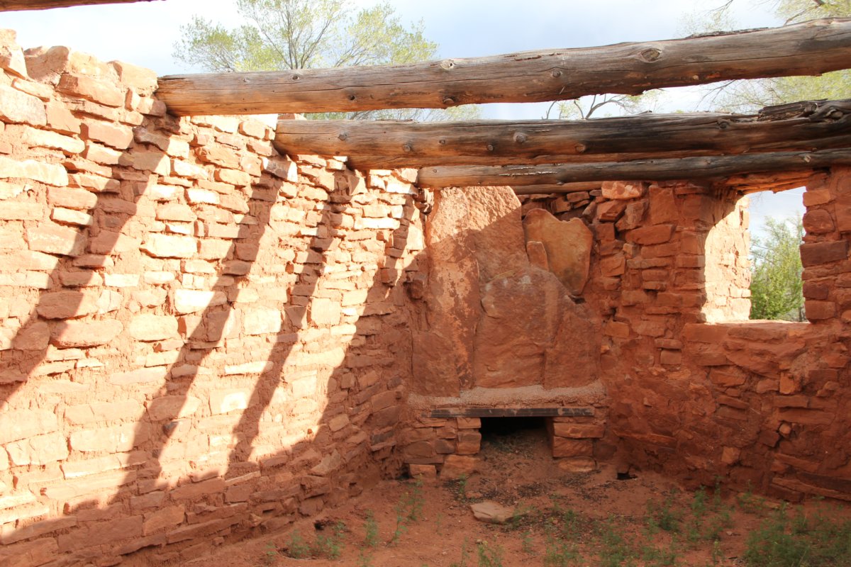 Quaraï, autre lieu pueblo excavé.