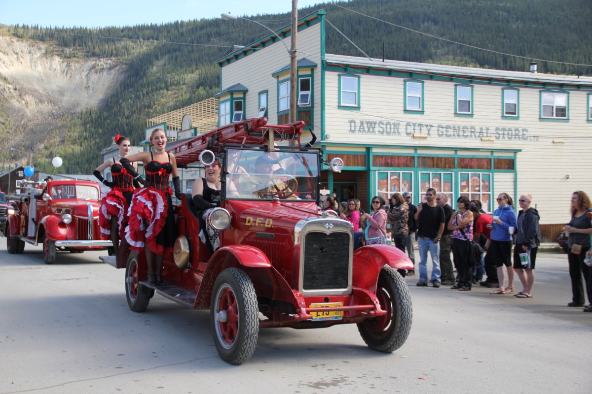 Parade de leur journée comémorative...