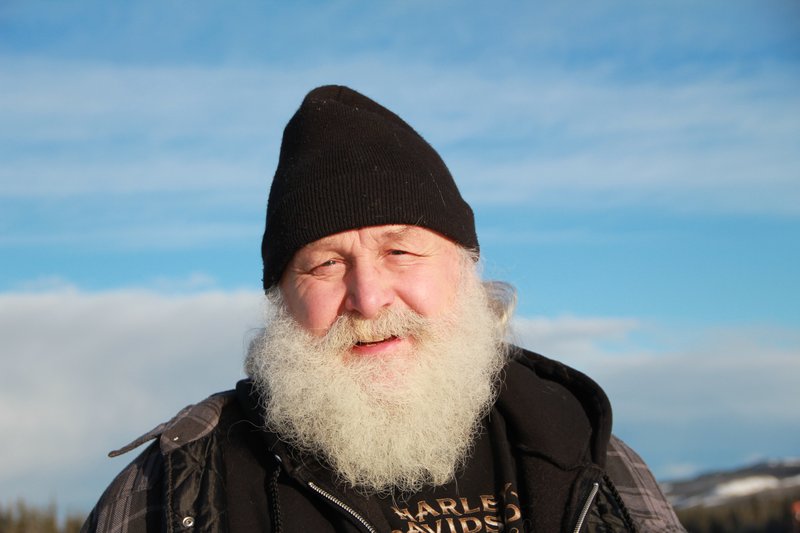 Steve, propriétaire de l'auberge et yukonnais typique.