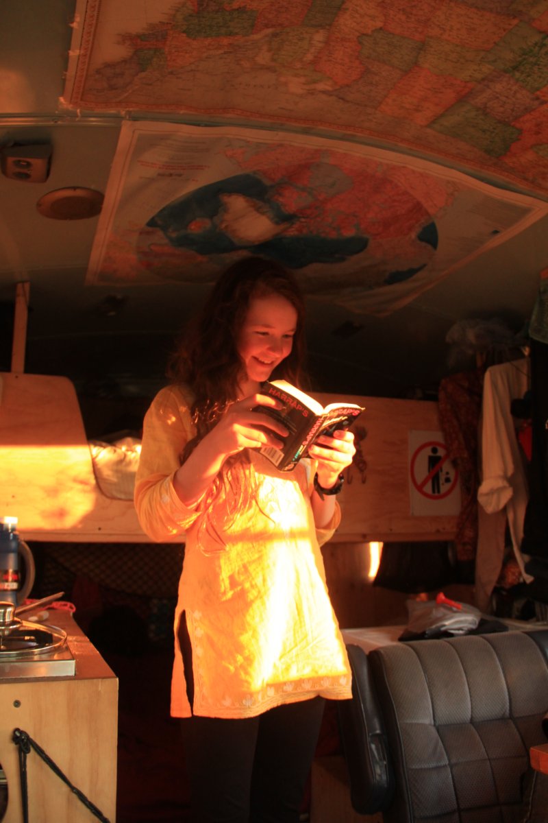 Lumière dans le bus à 1heure du matin.